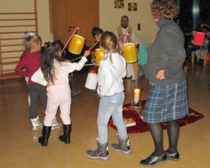 Laternentanz beim Gottesdienst